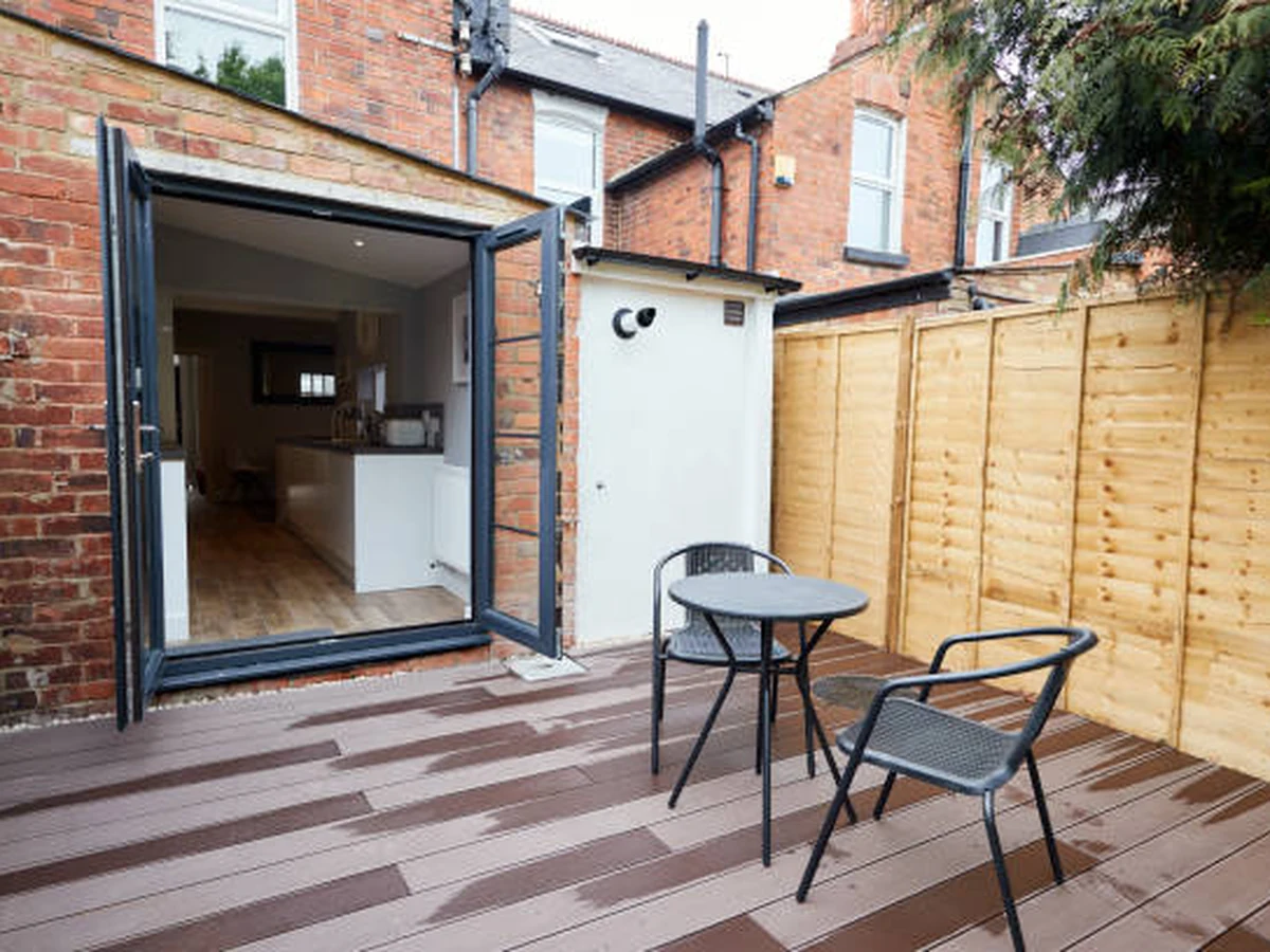 deck-painting-urban-terrace-decking-cotswolds-decorators Urban terrace decking painted by Cotswolds Decorators