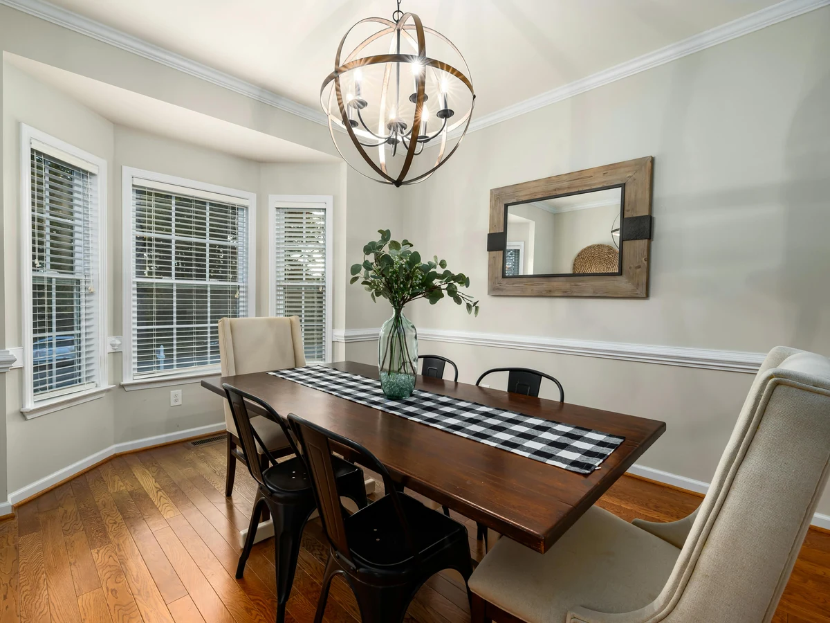 Modern dining room painted by Cotswolds Decorators