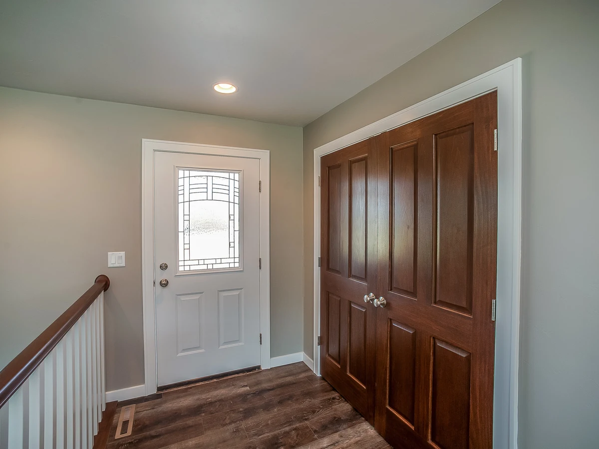 hallway-painting-entrance-hallway-white-cotswolds-decorators White entrance hallway painted by Cotswolds Decorators