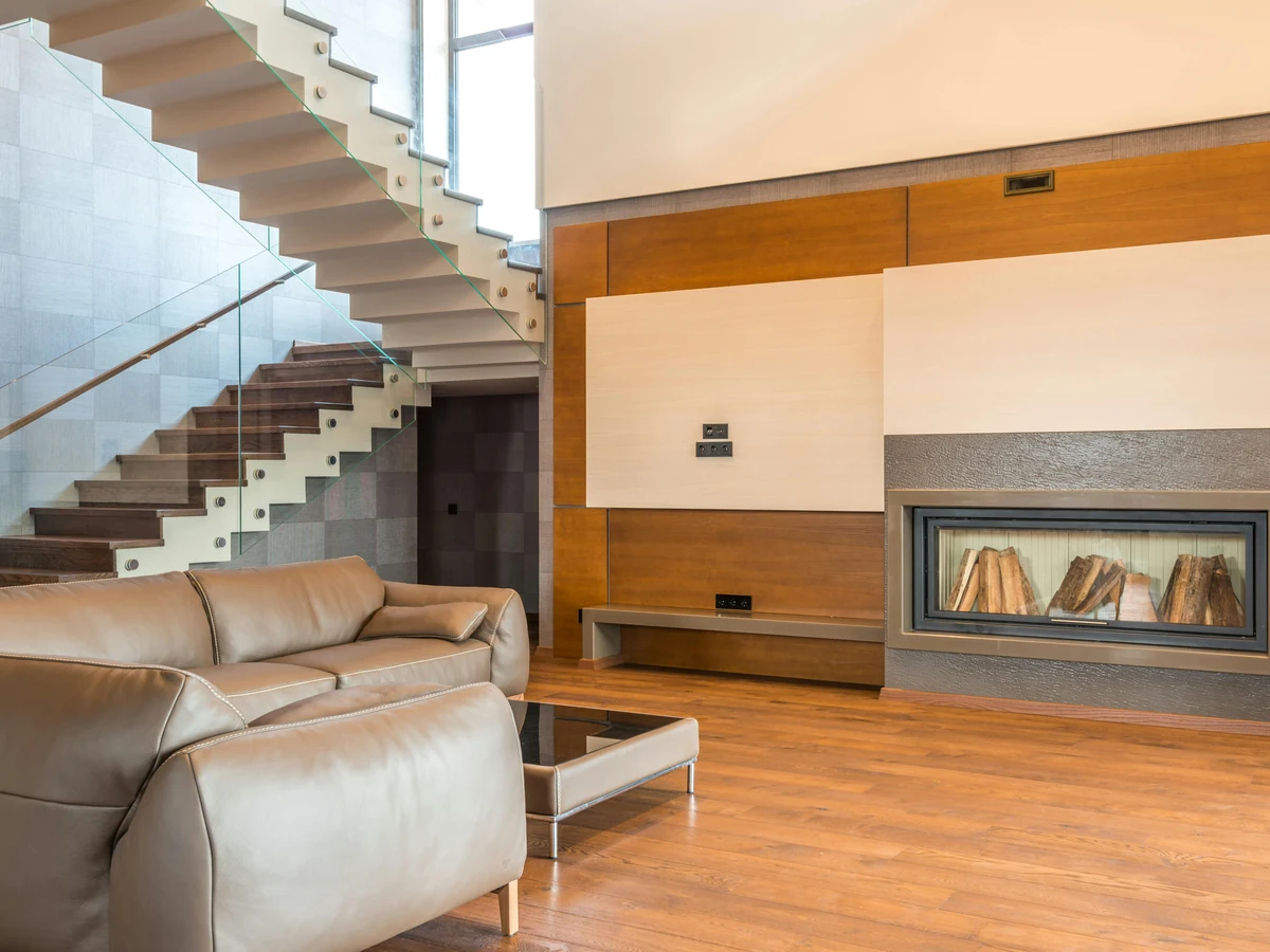 staircase-painting-luxury-living-room-cotswolds-decorators Staircase painting in the Cotswolds by Cotswolds Decorators, luxury living room staircase finish